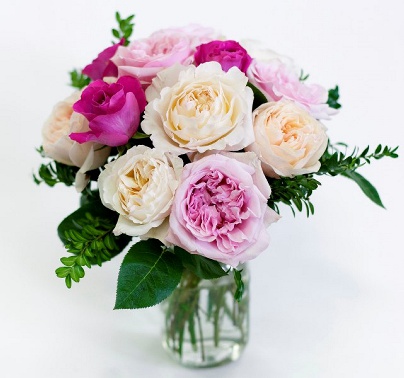 Dozen Garden Roses In A Vase  |  Periwinkle Flowers Toronto
